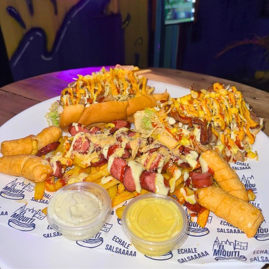 2 Pepitos + 1 Salchipapa + 4 Tequeños + 4 Bebidas por solo $15 en El Miquiti