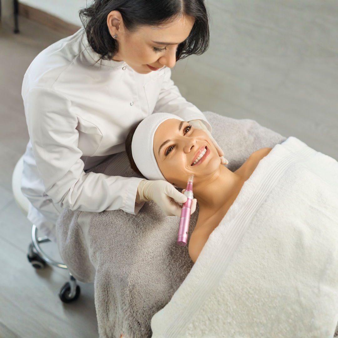 Tratamiento de Microagujas (Dermapen Facial) + Hidratación de Manos y Pies por solo $18 en Om Spa