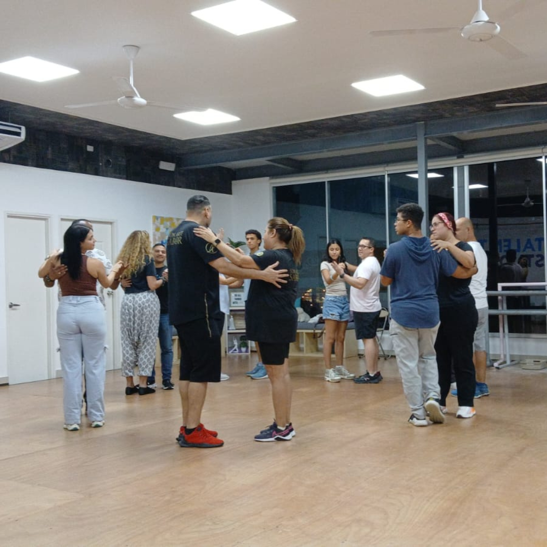 Clases de Salsa para 2 Personas por $35 en Son Arte & Sabor