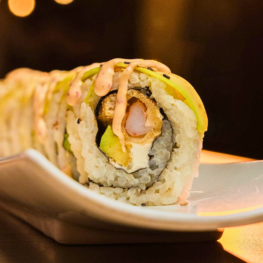 El Barco de 100 Piezas de Sushi + 2 Jarras de Sangría o 1 Botella de Vino o 1 Jarra de Mojito por $75 en Tataki