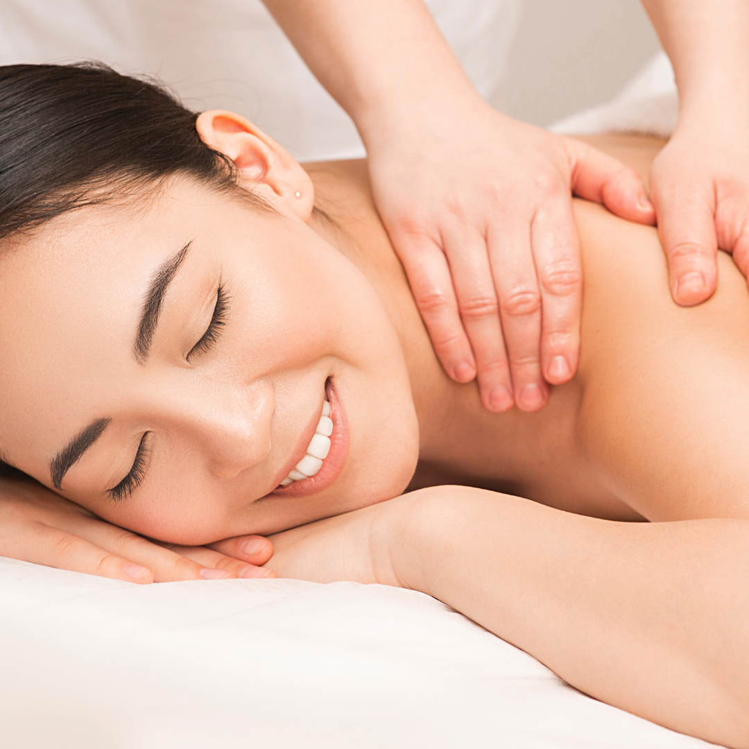 Exfoliación de Espalda + Masaje Relajante Completo + Masaje Facial por 35$ en Milena Cadavid Beauty Esthetic