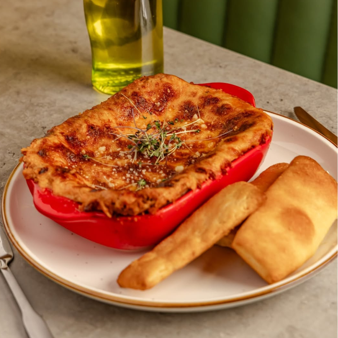 Festival Italiano con Entrada + Plato fuerte + Bebidas y Postres para 3 por solo $27 en Valenti's