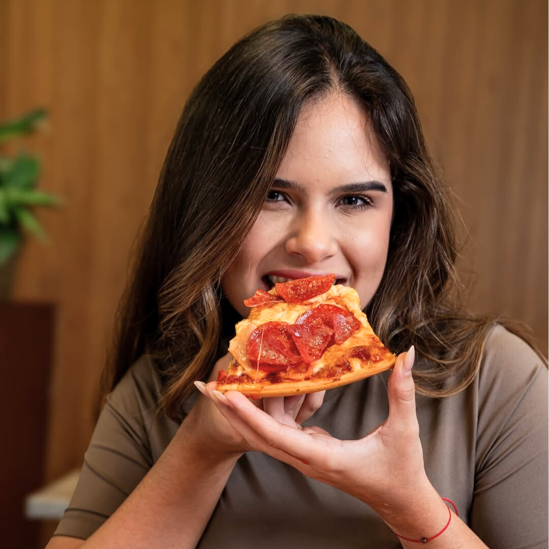 Combo Familiar Deluxe: Pizza 14” + Entrada de Alitas + 4 Cappuccinos + 4 Bebidas por $28 en Valenti's