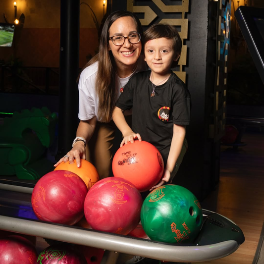 1 hora de Bolos + 1 Orden de Nachos + 2 Pares de Zapatos por solo $35 en Jungla Bowling