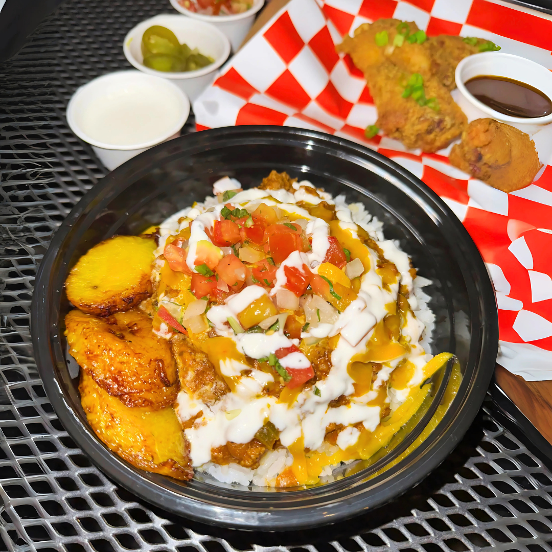 2 Chilis Bowls a Elegir + 5 Wings + 2 Sodas por $10 en Chilli Republic