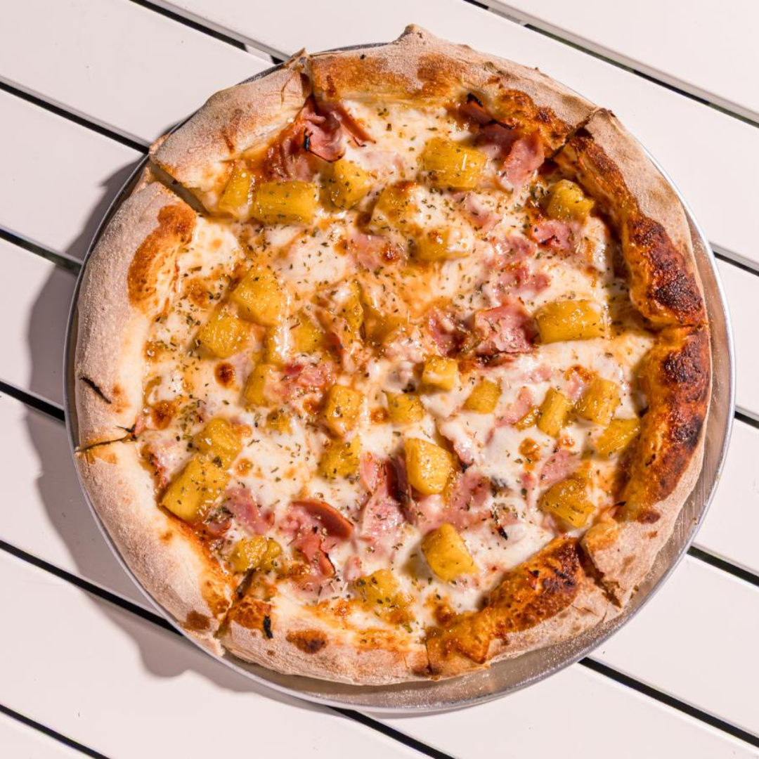 2 Pizzas Medianas + 1 Entrada de Bruschettas Pomodoro + 2 Bebidas por $15 en Esto es Pizza