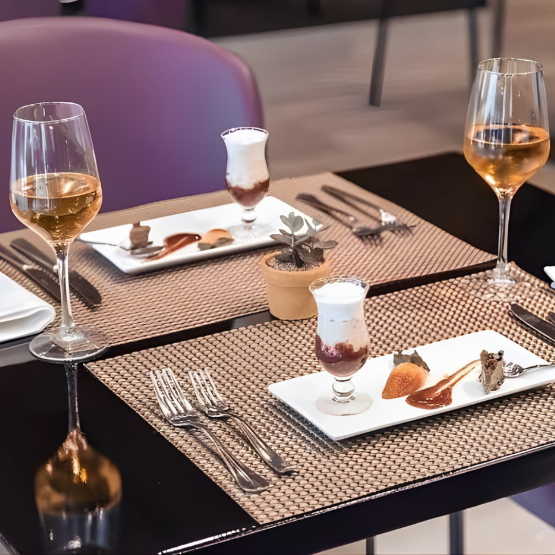 Cena Buffet de Halloween + Open Bar por 2 horas para 2 Personas por $39.99 en Hotel Exe Oriental