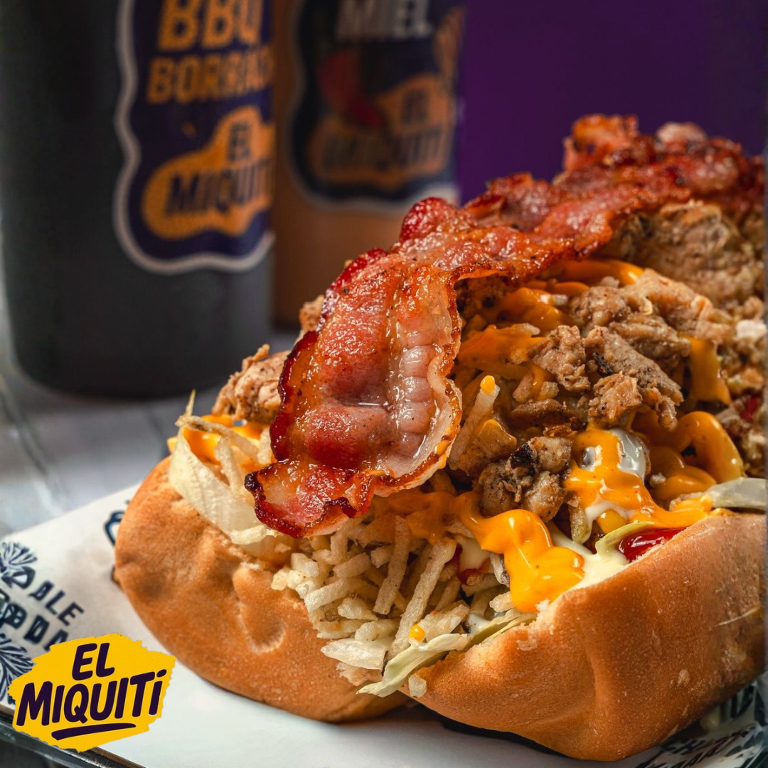 2 pepitos de pollo + 1 Salchipapa + 4 tequeños + 4 Bebidas por $15 en El Miquiti