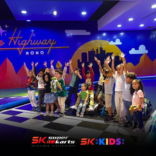 Paquete de Cumpleaños Flash RACE para 10 niños por $400 en Super Karts