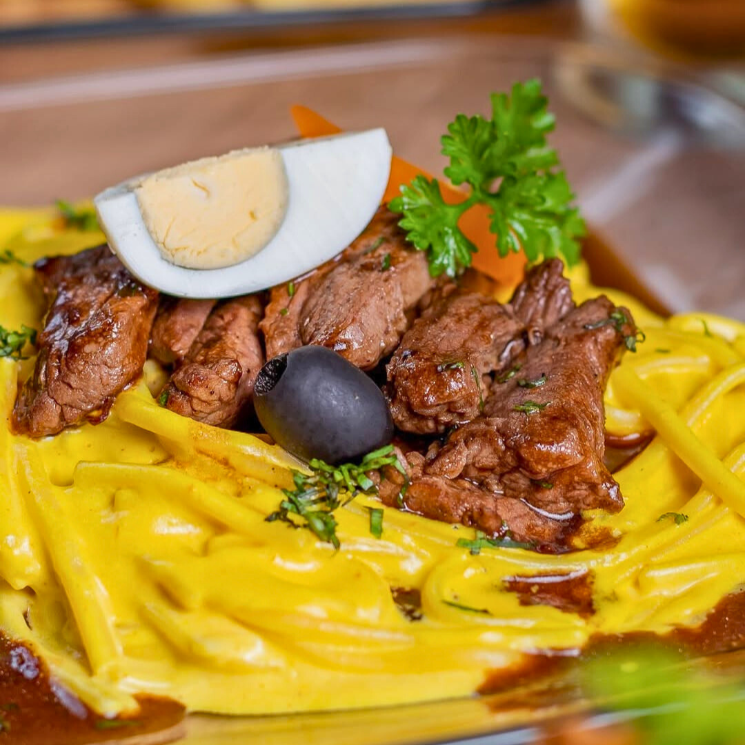 Paga $20 y Consume $40 en todo el menú de comidas y bebidas en Rico Sabor del Perú Brisas del Golf