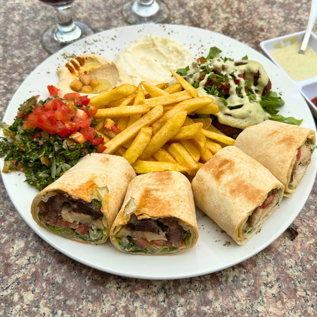 Mixto Libanés + 2 Sangrías para 2 Personas por $14 en Beirut de Amador