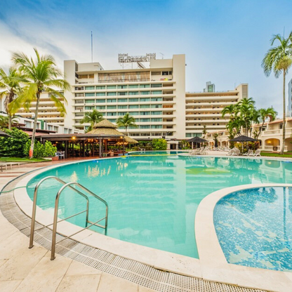 Experiencia Grand Stay con Desayuno Buffet + Cena Buffet + Uso de las instalaciones para 2 personas por $140 en Hotel El Panamá