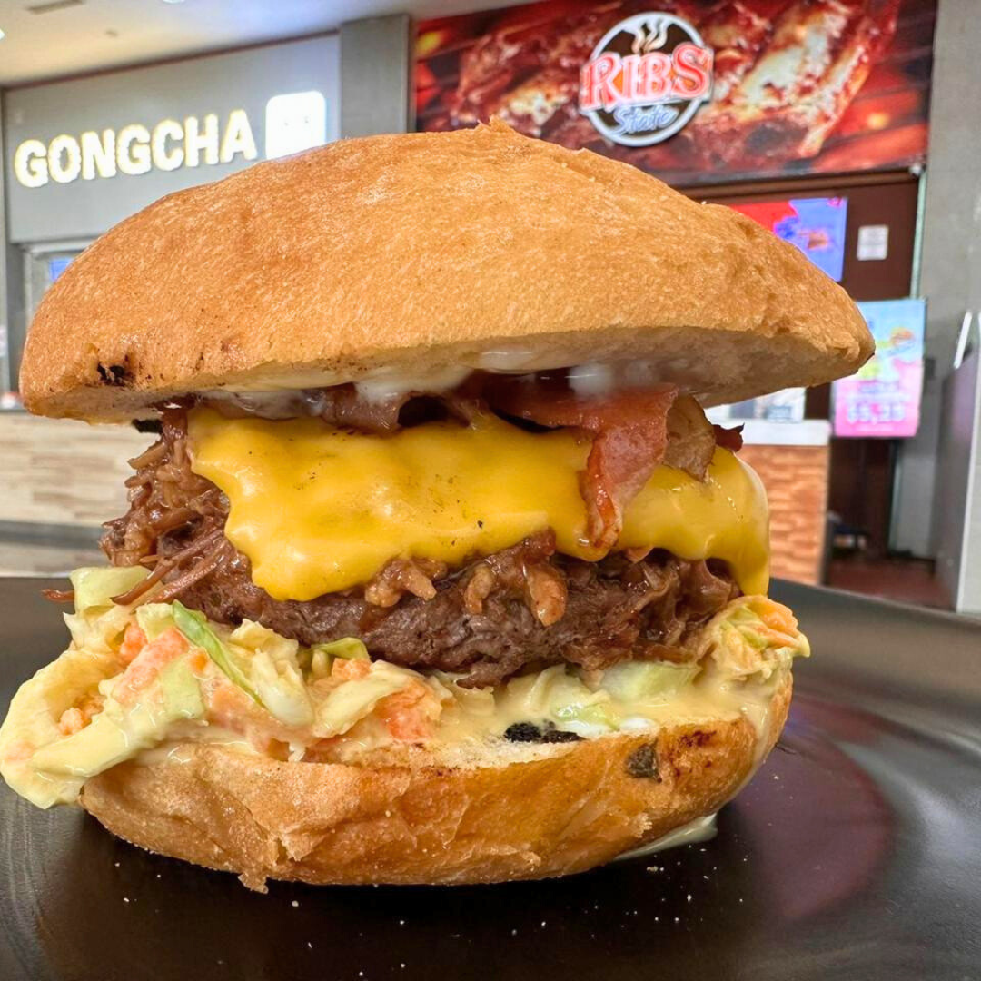 2 Hamburguesas State Burger SP Doble Carne  + 4 Patacones Rellenos o 4 Wings + 2 Sodas por $20 en RIBS State