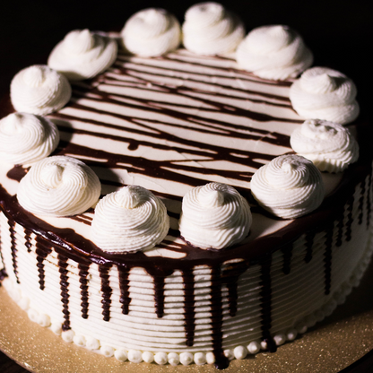 Pastel Personalizado + Cupcakes o Galletas GRATIS y Delivery Incluido desde $25 en Dulces Kay