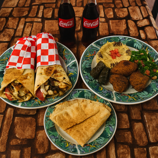 2 Shawarmas de Pollo + Bandeja Árabe + 2 Bebidas por solo $15 en Shawarma Al Nour