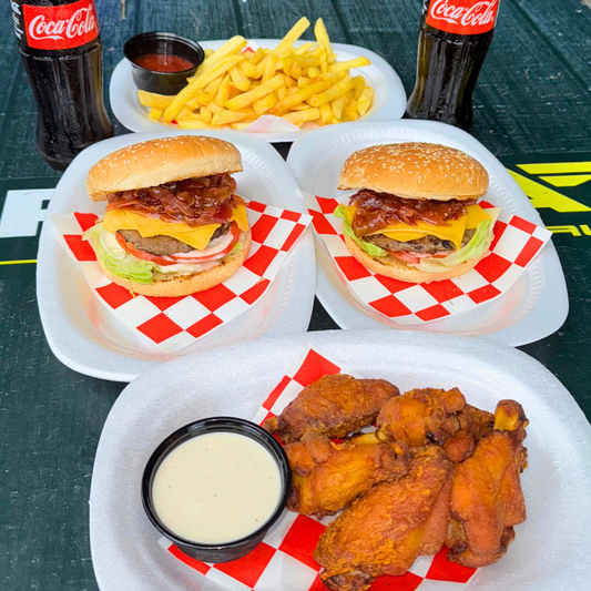 Combo de 2 Hamburguesas + 6 Alitas + Orden de Papas Fritas + 2 Sodas por $9 en Pal' Hambre