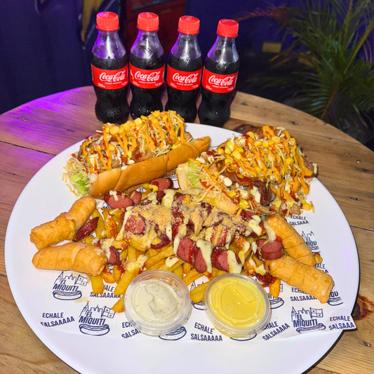 2 Pepitos + 1 Salchipapa + 4 Tequeños + 4 Bebidas por solo $15 en El Miquiti