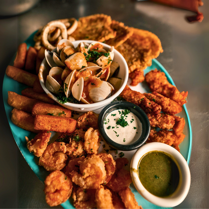 Picada de Mar + 4 Cervezas Nacionales por $25 u Opción con Cubetazo de Cervezas por $27 en Praia Veracruz