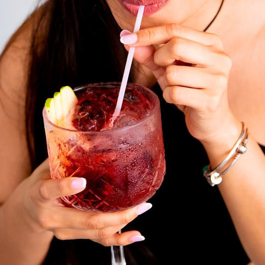 Open Bar y Sangría + Orden de Wings para 2 personas por $15 en Social Kitchen & Bar