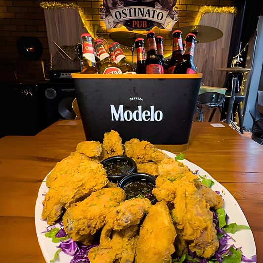 30 Wings + Mega Cubetazo de 12 Cervezas Nacionales por $20 en Ostinato Pub