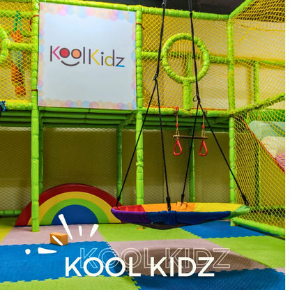 Juega Sin Límite de Horas + 2 Snacks para 2 Niños por $12 en Kool Kidz