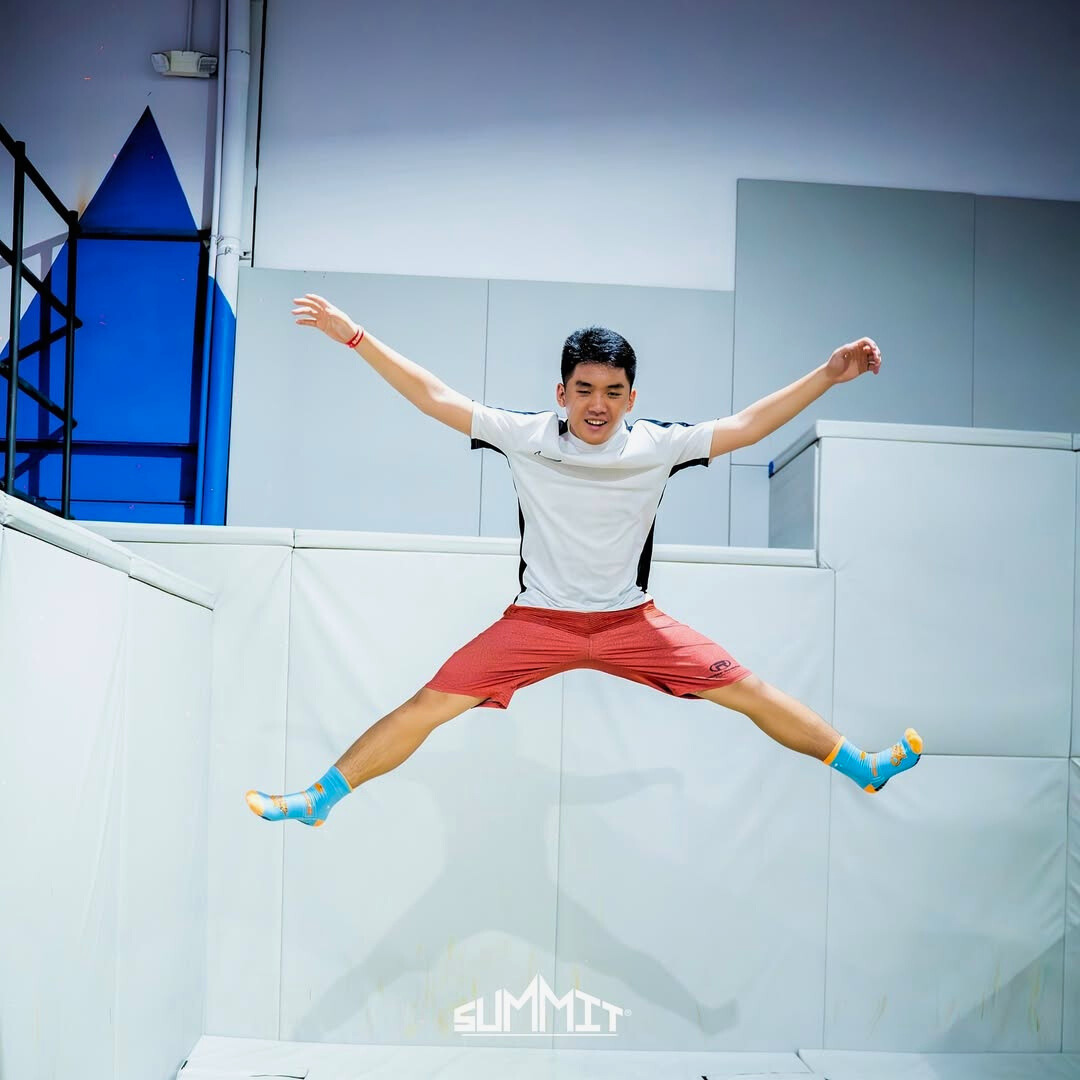 2 Horas de Juego + Snacks para 2 Personas por $24.99 en Summit Trampoline Park