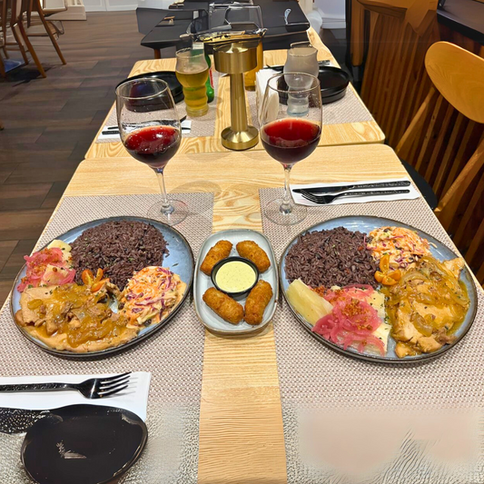 Experiencia Cubana para 2 personas: 1 Entrada + 2 Platos Fuertes + 2 Bebidas por $20 en Alta Habana