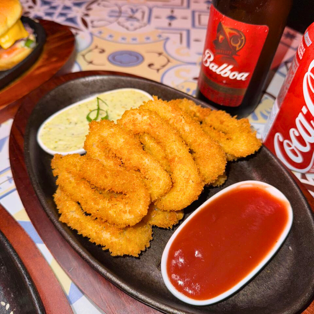 Combo de 6 Mini Burgers + Croquetas + Calamares + 2 Bebidas por $22 en OH! Gastro Bar