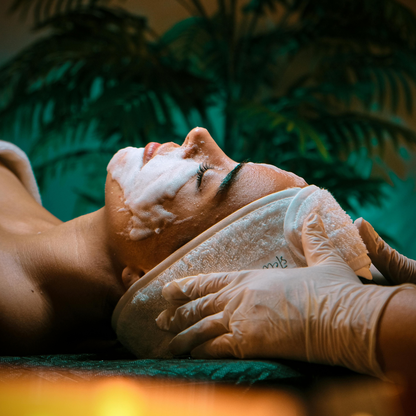 Regálate Bienestar con Ritual Renacer: Masaje Relajante + Facial + Piedras Calientes por $25 en Om Spa