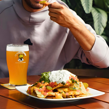 Jarra de Cerveza Clásica + Nachos de la Rana con Pollo por $25 en La Rana Dorada – Brisas del Golf