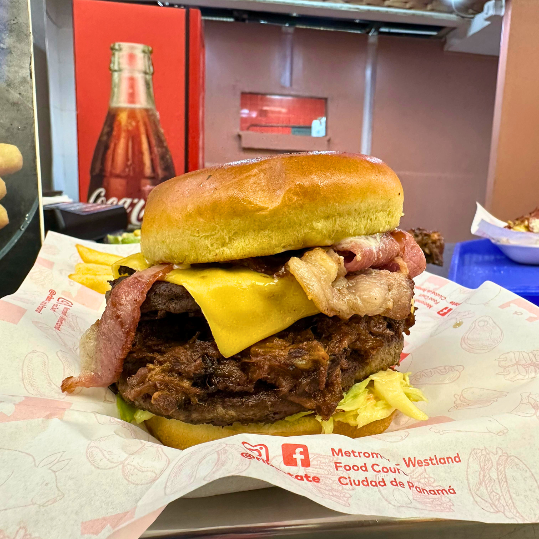 2 Hamburguesas State Burger SP Doble Carne  + 4 Patacones Rellenos o 4 Wings + 2 Sodas por $20 en RIBS State