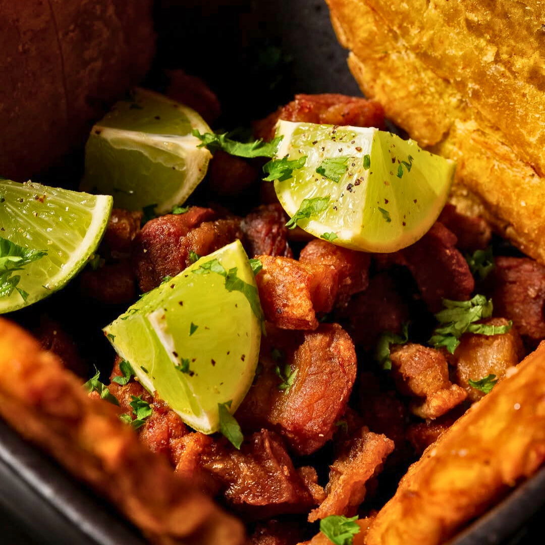 Mega Picada Mixta con 5 opciones para compartir + Cubetazo de 8 Balboa Ice por $25 en Q' Paso Ayer