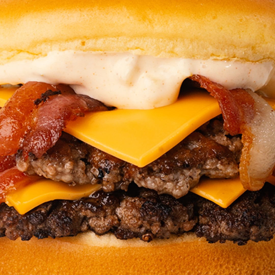 2 Burgers DOBLE B + 2 Papas Fritas + 2 Sodas por solo $16 en BunzBite