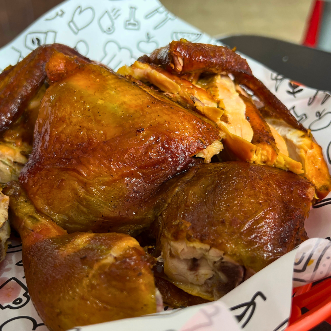 El Combo de Pollo Asado Más Grande de Panamá por $15 en Miguel Grill