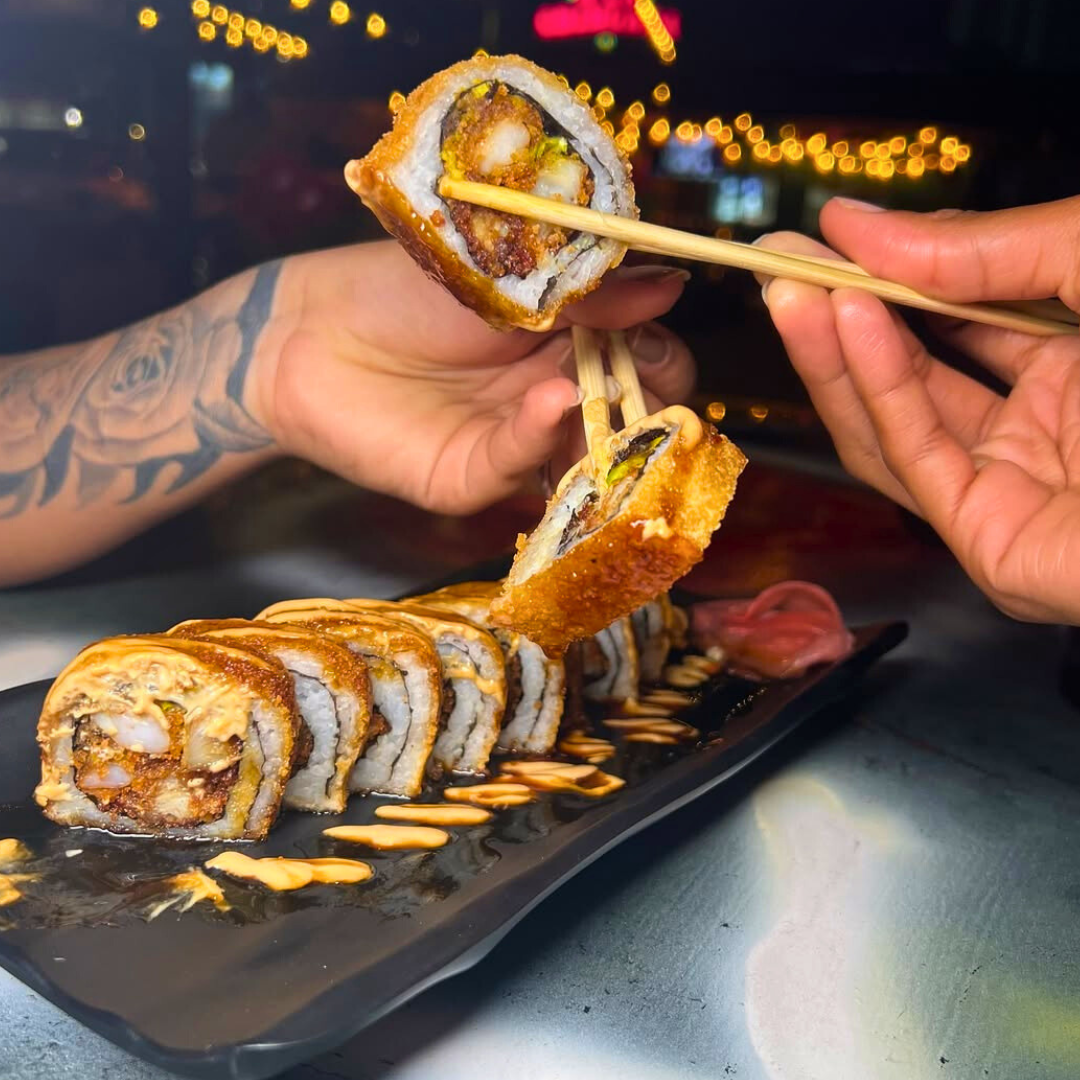 2 Sushis Premium del Menú + 2 Bebidas + 1 Entrada por $12 en Sushi Street
