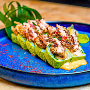 2 Sushi Premium del menú + 1 Entrada + 2 Copas de Sangría o 2 Copas de Helado por $15 en El Nuevo Santana