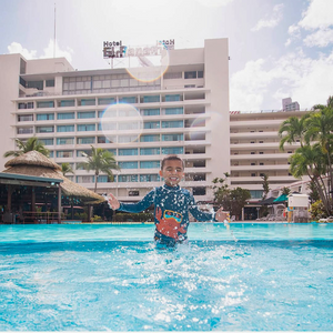 Pasadía con Piscina para 2 Adultos y 2 Niños + Habitación Incluida + Combo Club Sándwich por $99 en Hotel El Panamá