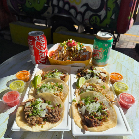 2 Órdenes de Tacos + Nachos con Pollo + 2 Sodas por $15 en Taquería Q’ Onda Guey