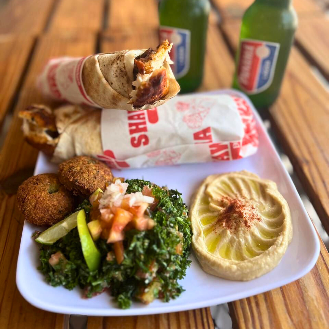2 Shawarmas de Pollo + Hummus + 2 Falafel + Tabulé + 2 Sodas o Cervezas por $15 en Shawarma Damasco