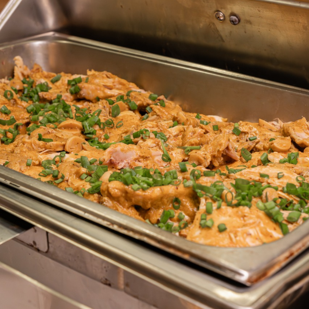 Cena de Año Nuevo con Buffet + Open Soft Drinks por solo $36 en Hotel Albrook Inn