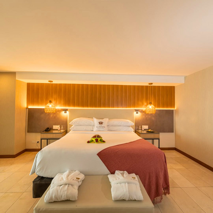 Experiencia Grand Stay con Desayuno Buffet + Cena Buffet + Uso de las instalaciones para 2 personas por $140 en Hotel El Panamá