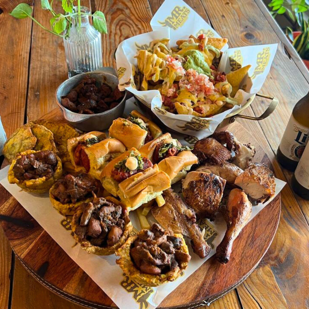 5 Platos de Ahumados y Mariscos para compartir + 4 Cervezas o Sodas por $25 en Mr. Meats