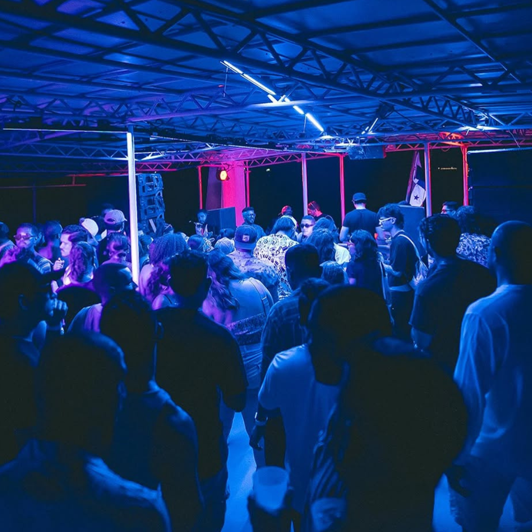 2 Entradas para "PERREO EN ALTAMAR NEON" + After Party en Downtown Amador por $35