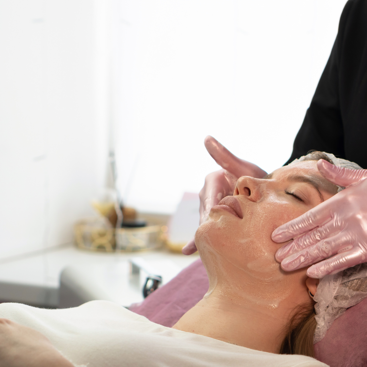 Facial Hidratante Profundo con Diagnóstico Personalizado y Masaje Facial Relajante por $29 en The New Balance