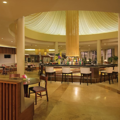 Celebra a Papá con Desayuno Buffet para 4 personas durante los domingos de Junio por $30 en Dreams Playa Bonita