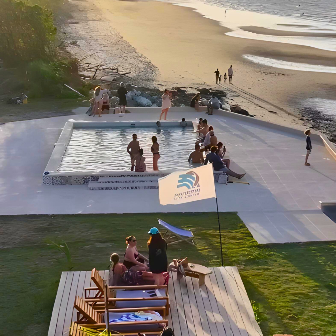 Pasadía en Playa con Piscina + Almuerzo + Uso de Paddleboard por $29 en Solé Beach Club