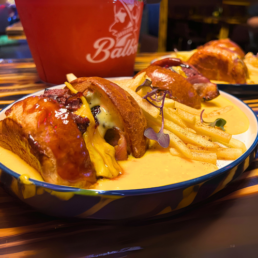 2x1 Burger Especial de la Casa + 5 Alitas + 1 Cubetazo de Cerveza Balboa por $25 en Diva Sports Bar