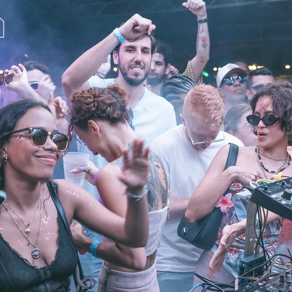 2 Entradas para "PERREO EN ALTAMAR NEON" + After Party en Downtown Amador por $35