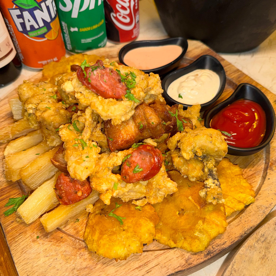 Paga $15 y Consume $30 en Todo el Menú de Comidas y Bebidas en La Divina Comida