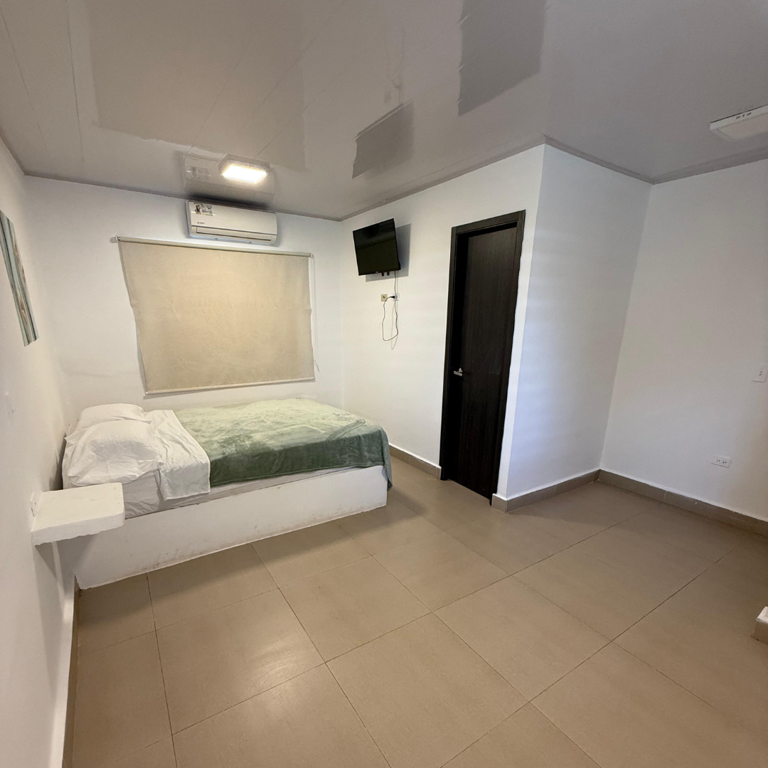 Pasadía para 2 Personas con Habitación por solo $25 en Marvella Club Gorgona